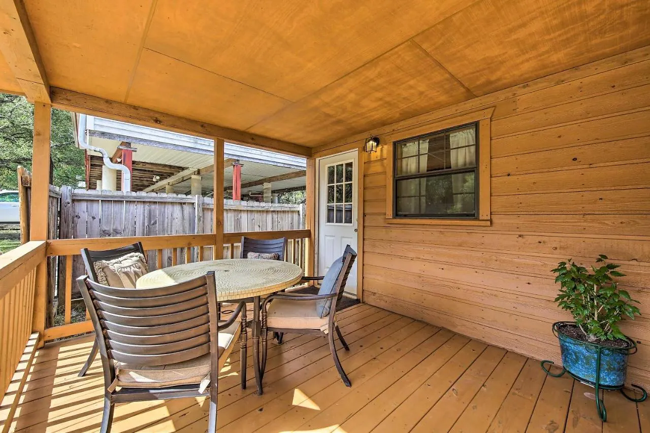 Couples With Luxury Deck, 1 Mi To Canyon Lake! * Canyon Lake
