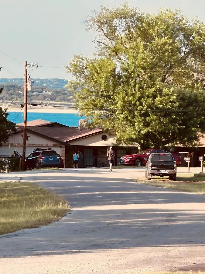 Jet Skis, View, Sleeps 8, Hottub, Firepit, Pet Friendly! Canyon Lake