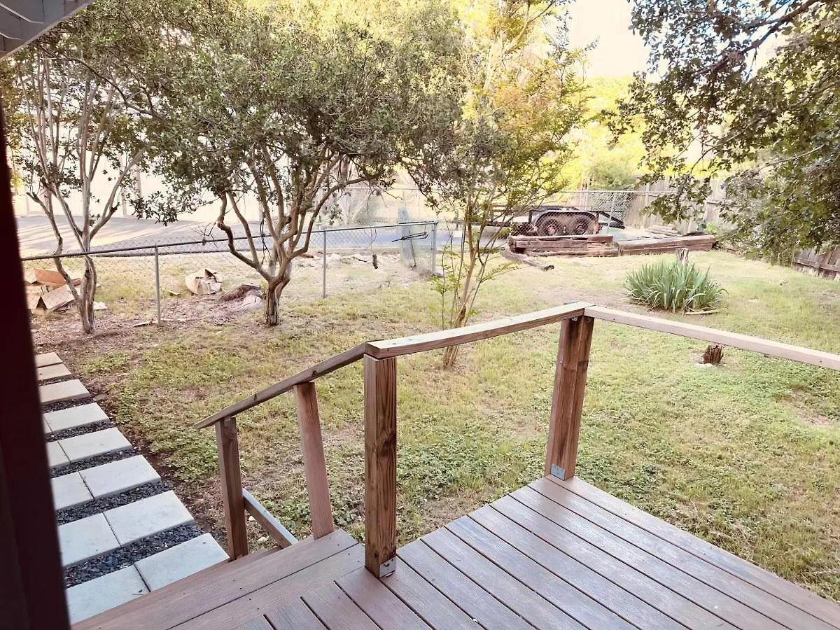 Jet Skis, View, Sleeps 8, Hottub, Firepit, Pet Friendly! * Canyon Lake