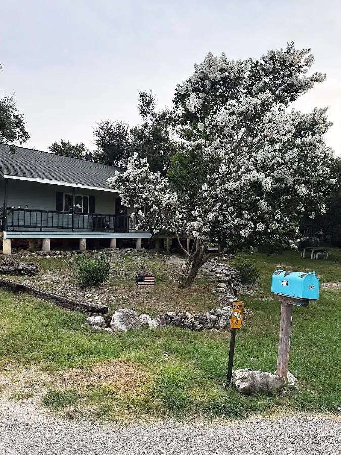 Jet Skis, View, Sleeps 8, Hottub, Firepit, Pet Friendly! * Canyon Lake
