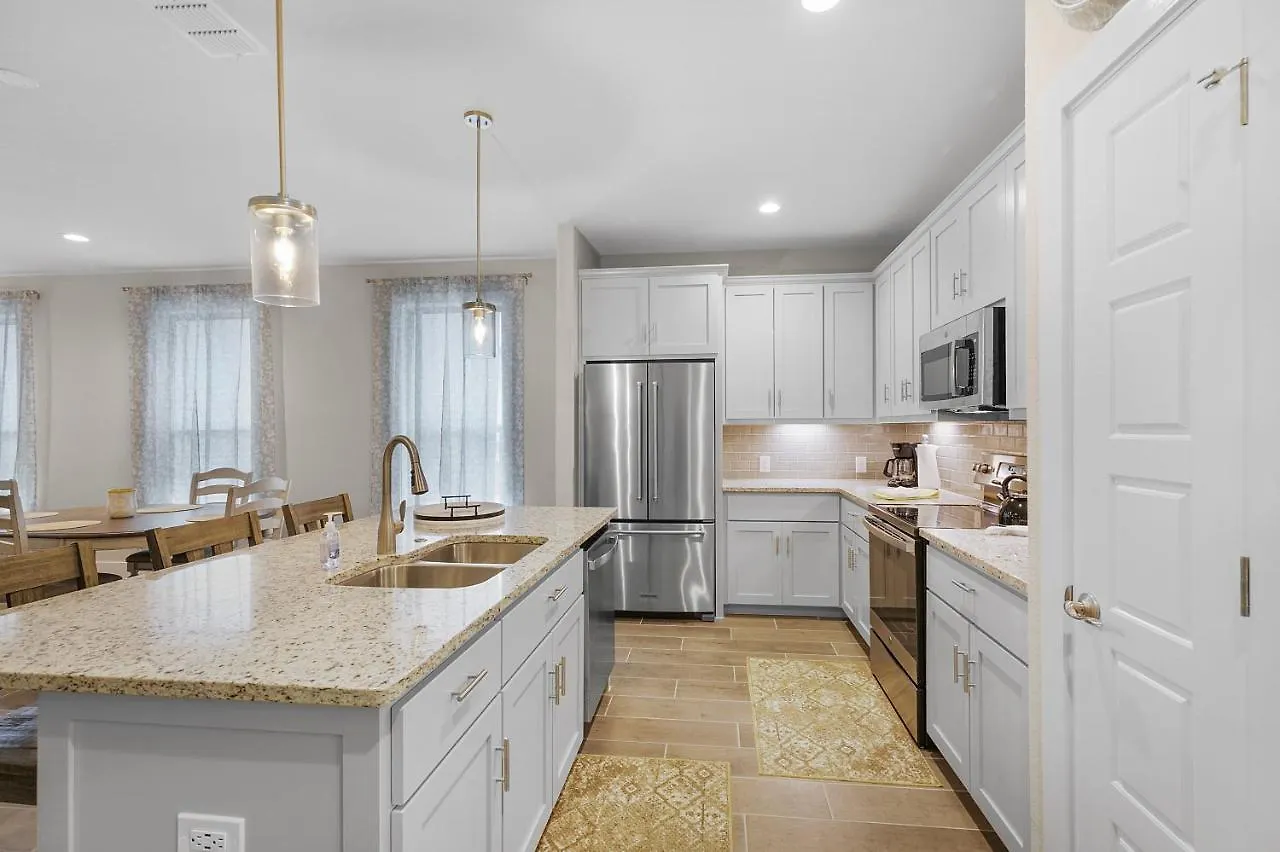 Pristine 3-bedroom Near Canyon Lake! Ferienhaus *