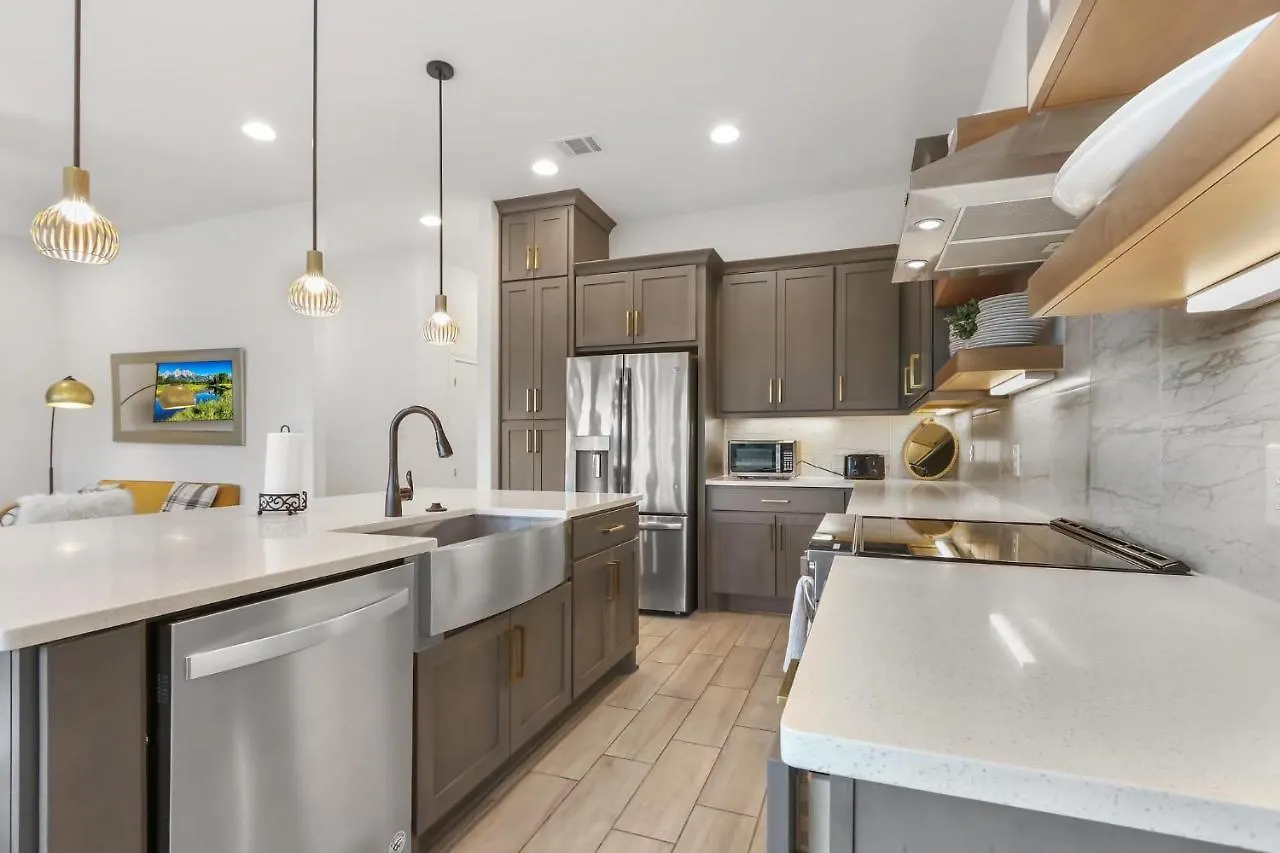 Canary Lakehouse بيت للعطل