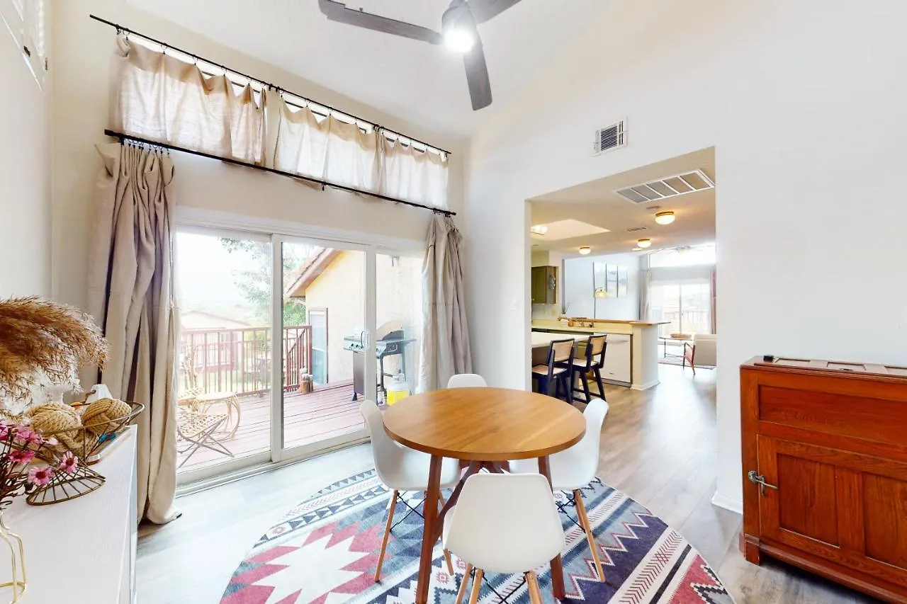 Apartament Wake At The