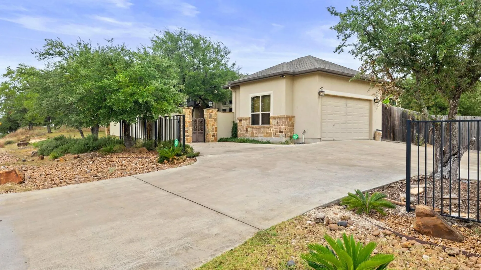 4 Minutes From Canyon With Jacuzzi, Bbq, Firepit, 1gbpwifi, And