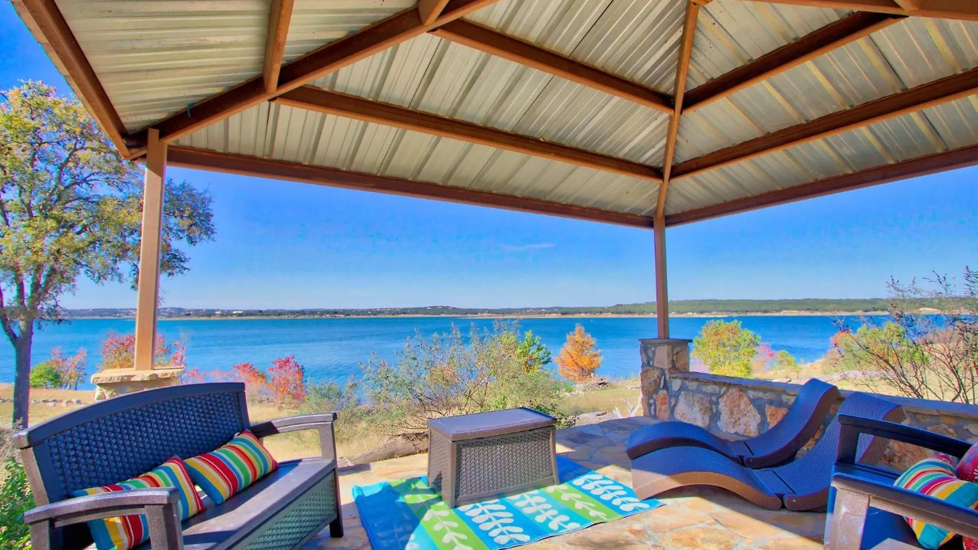 Lakeshore Luxe Canyon Lake