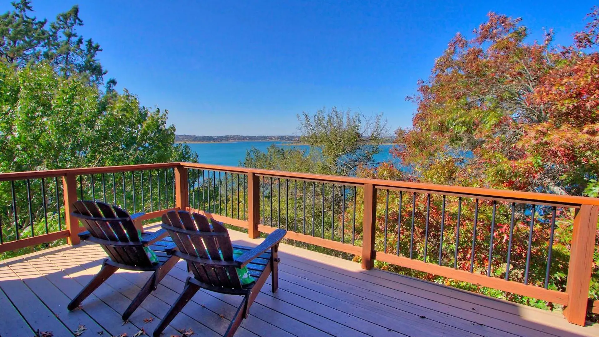 Lakeshore Luxe * Canyon Lake