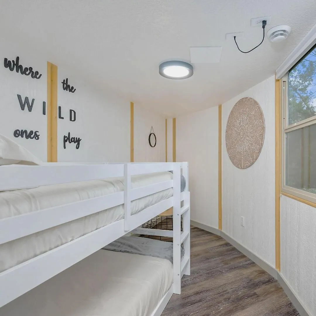 Beaumont Hill Country Luxury Yurt W Hot Tub * 峡谷湖