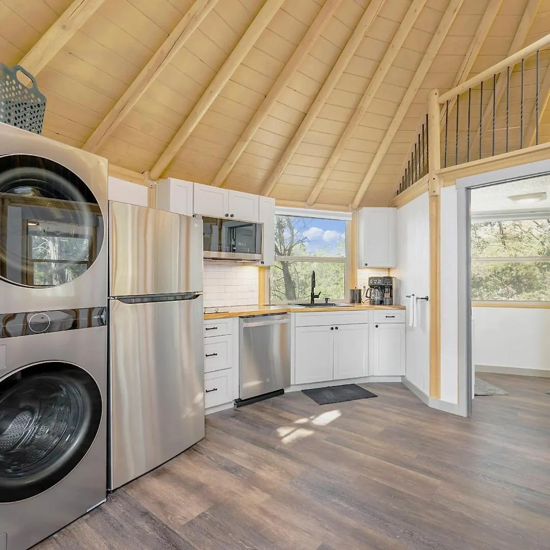 Beaumont Hill Country Luxury Yurt W Hot Tub * 峡谷湖