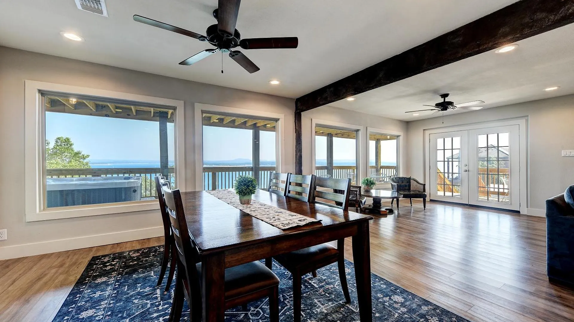 Waterfront House With Hot Tub & Firepit بيت للعطل *