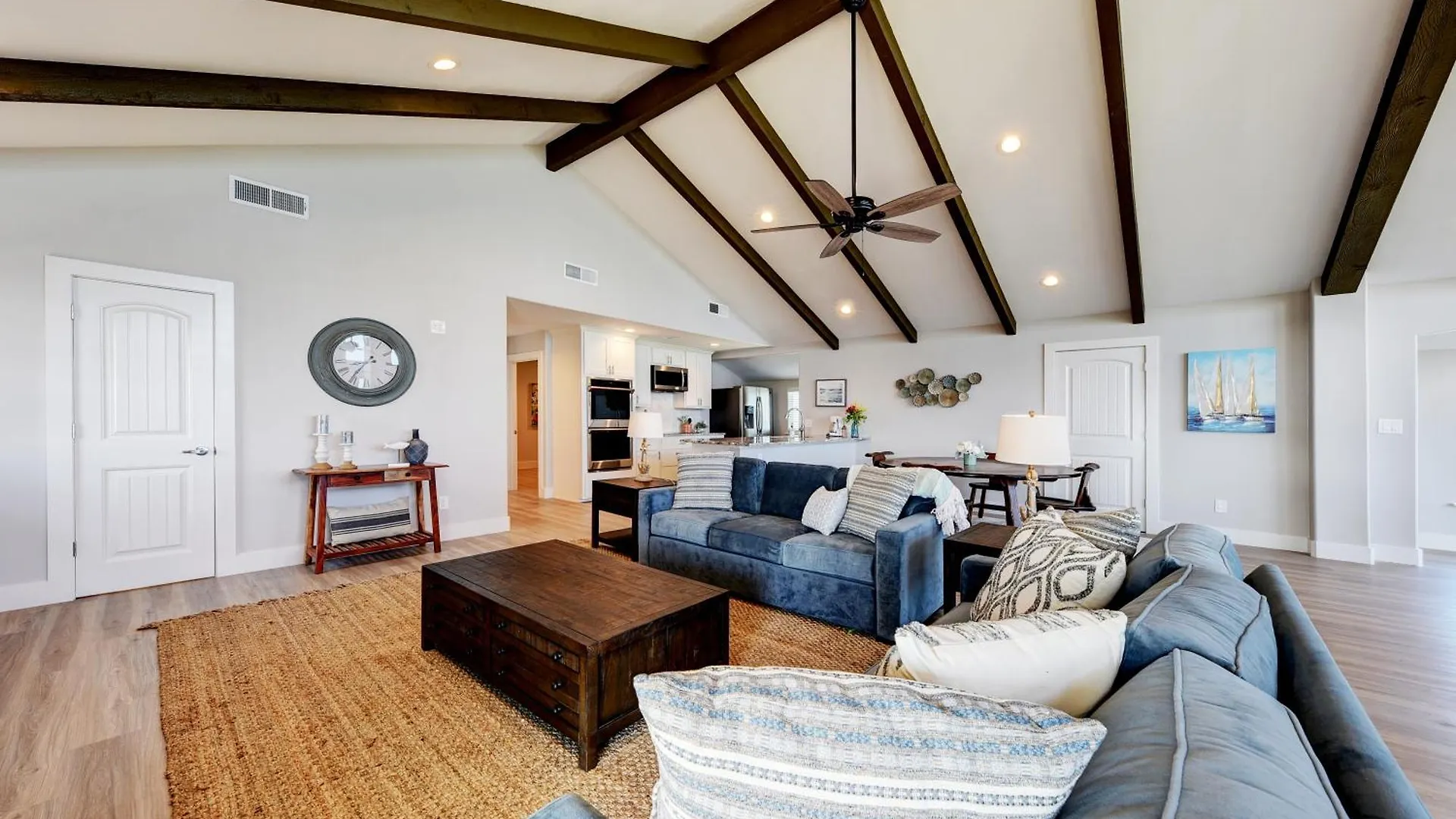 بيت للعطل Waterfront House With Hot Tub & Firepit *