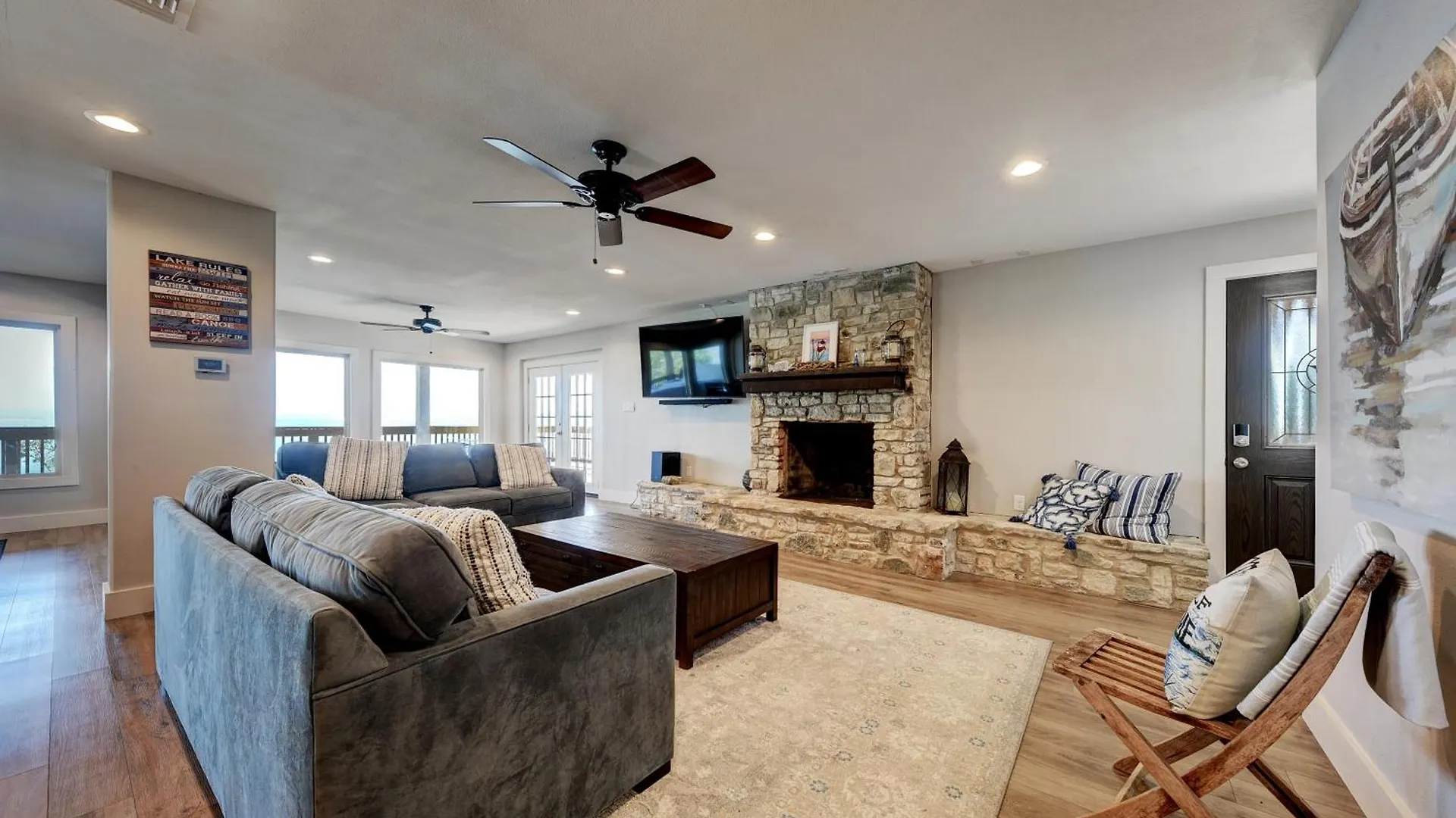 Waterfront House With Hot Tub & Firepit بيت للعطل *