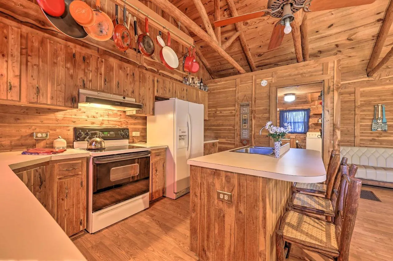 Rustic Canyon With Hot Tub On About 3 Acres Holiday home Canyon Lake
