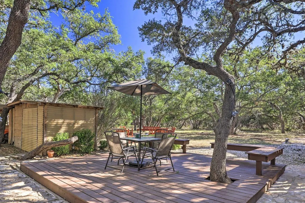 Rustic Canyon With Hot Tub On About 3 Acres Canyon Lake