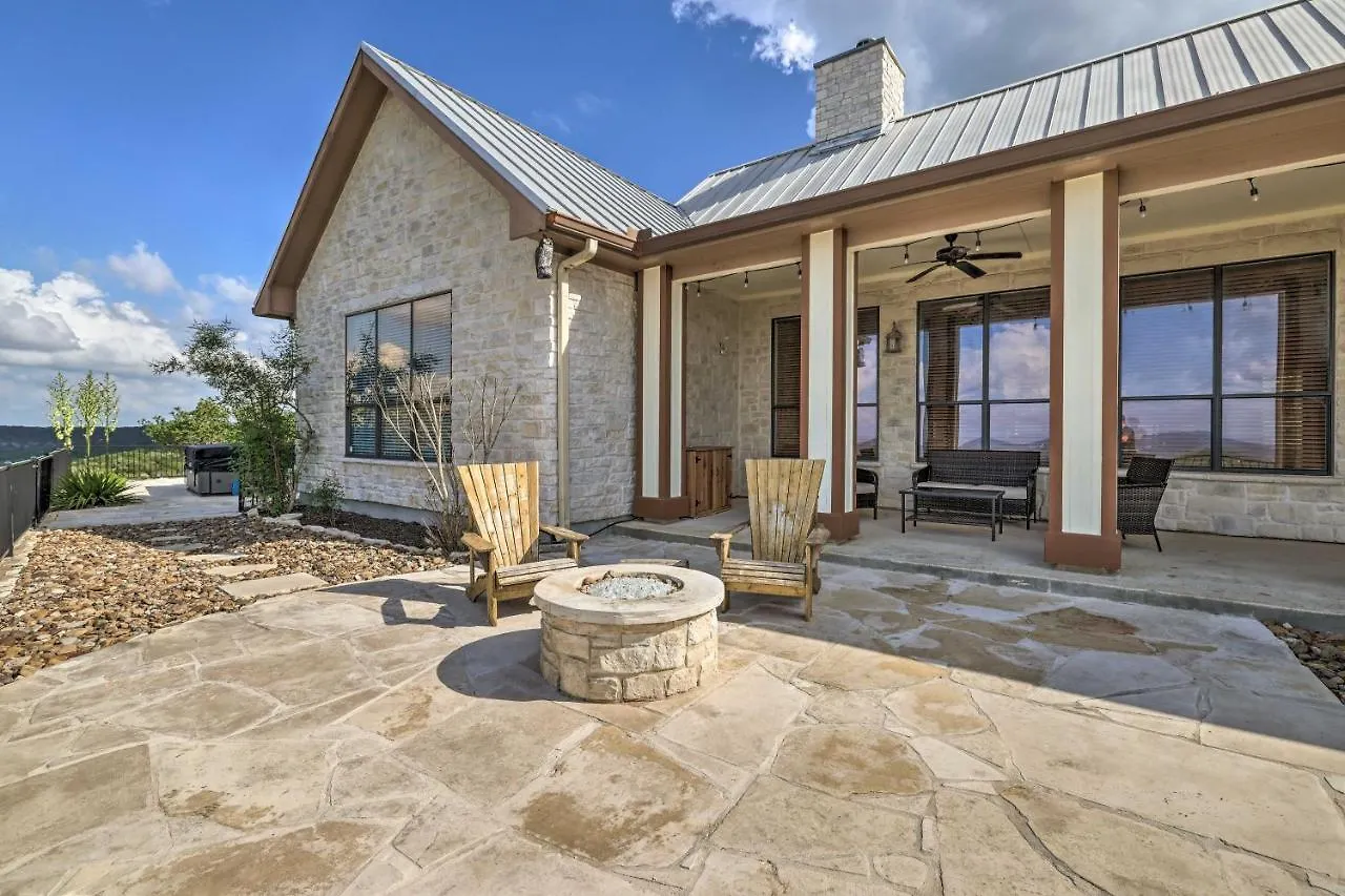 Lakeview Escape With Hot Tub, 1 Mi To Canyon Holiday home Canyon Lake