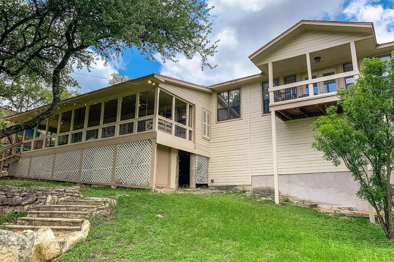 Longhorn House * Canyon Lake