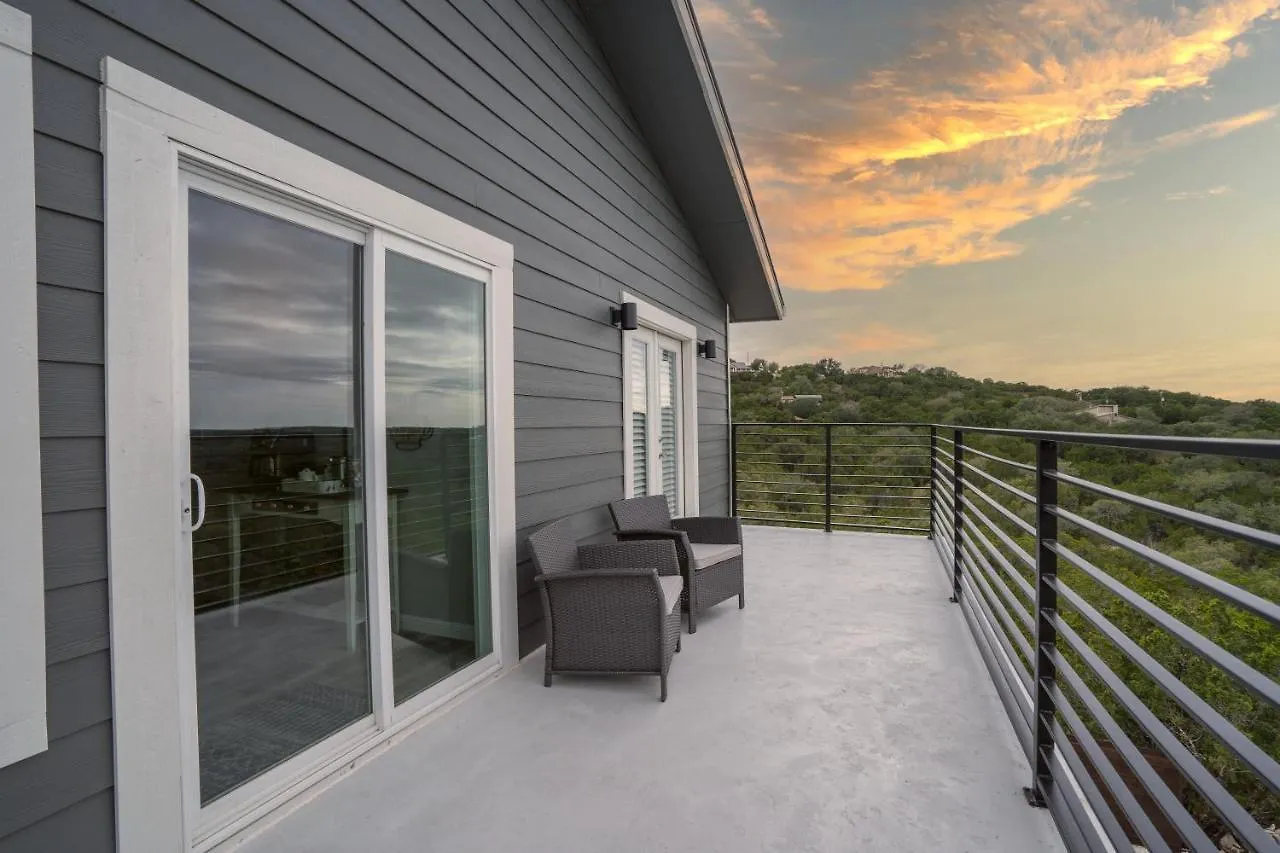 Rare Find Secluded Hillside Views W Swimming Pool * Canyon Lake