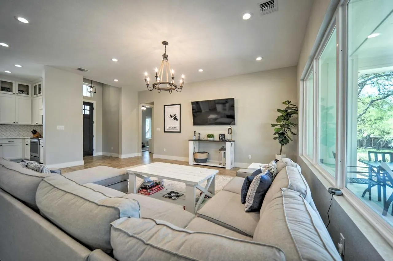 Brand New Modern Canyon Escape With Fire Pit!