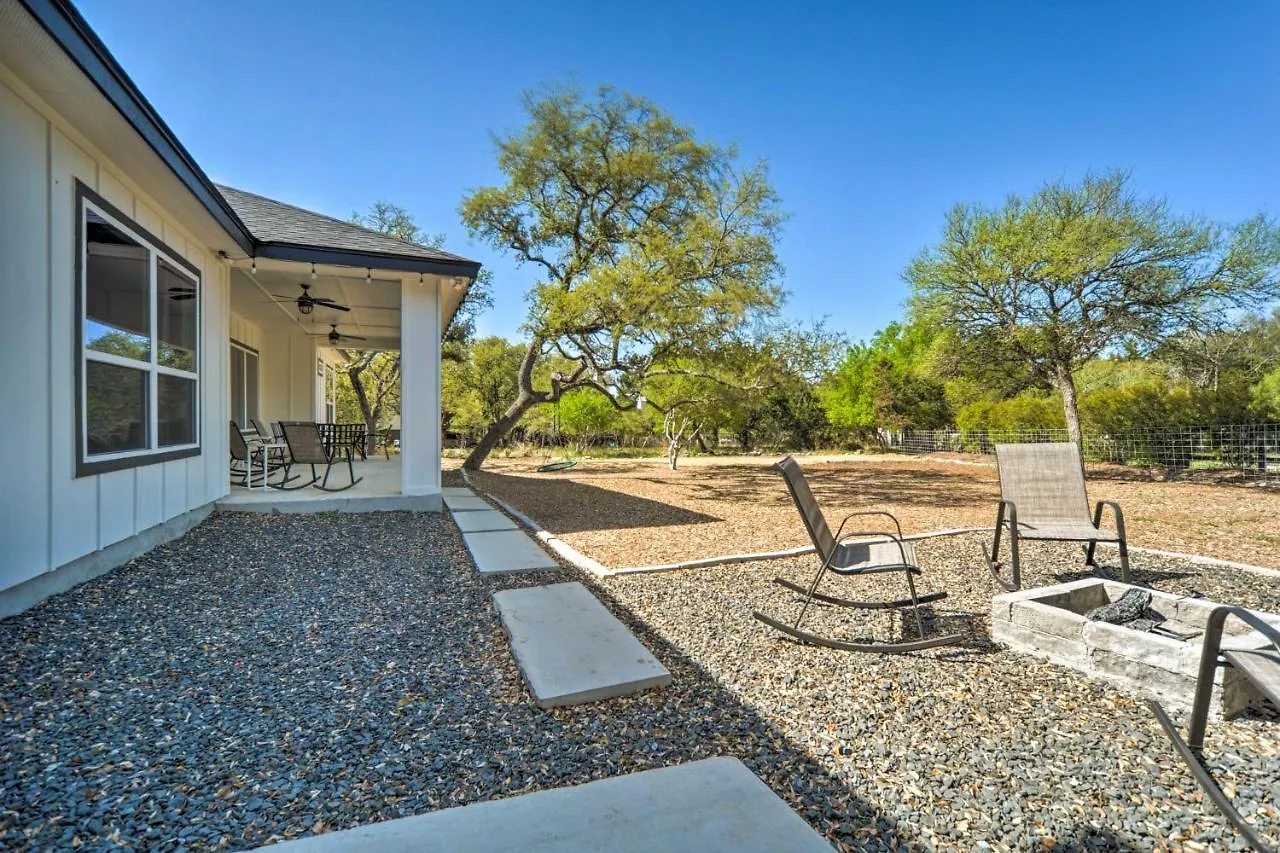 Brand New Modern Canyon Escape With Fire Pit!