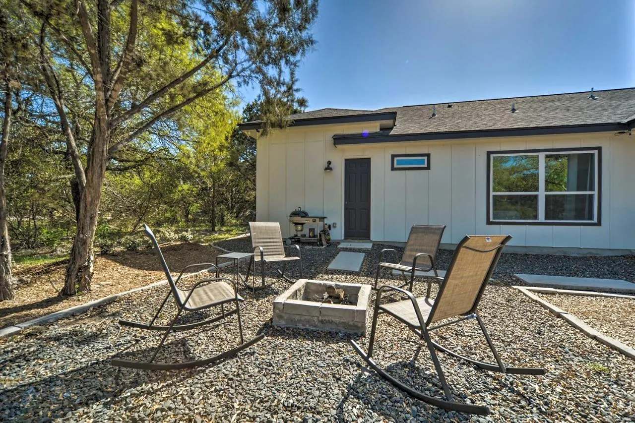 Brand New Modern Canyon Escape With Fire Pit! * 峡谷湖