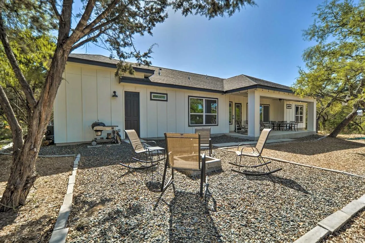 Brand New Modern Canyon Escape With Fire Pit! 度假居 峡谷湖