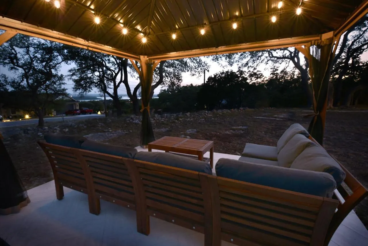 Amazing Modern Retreat W/ 2 Holiday home *