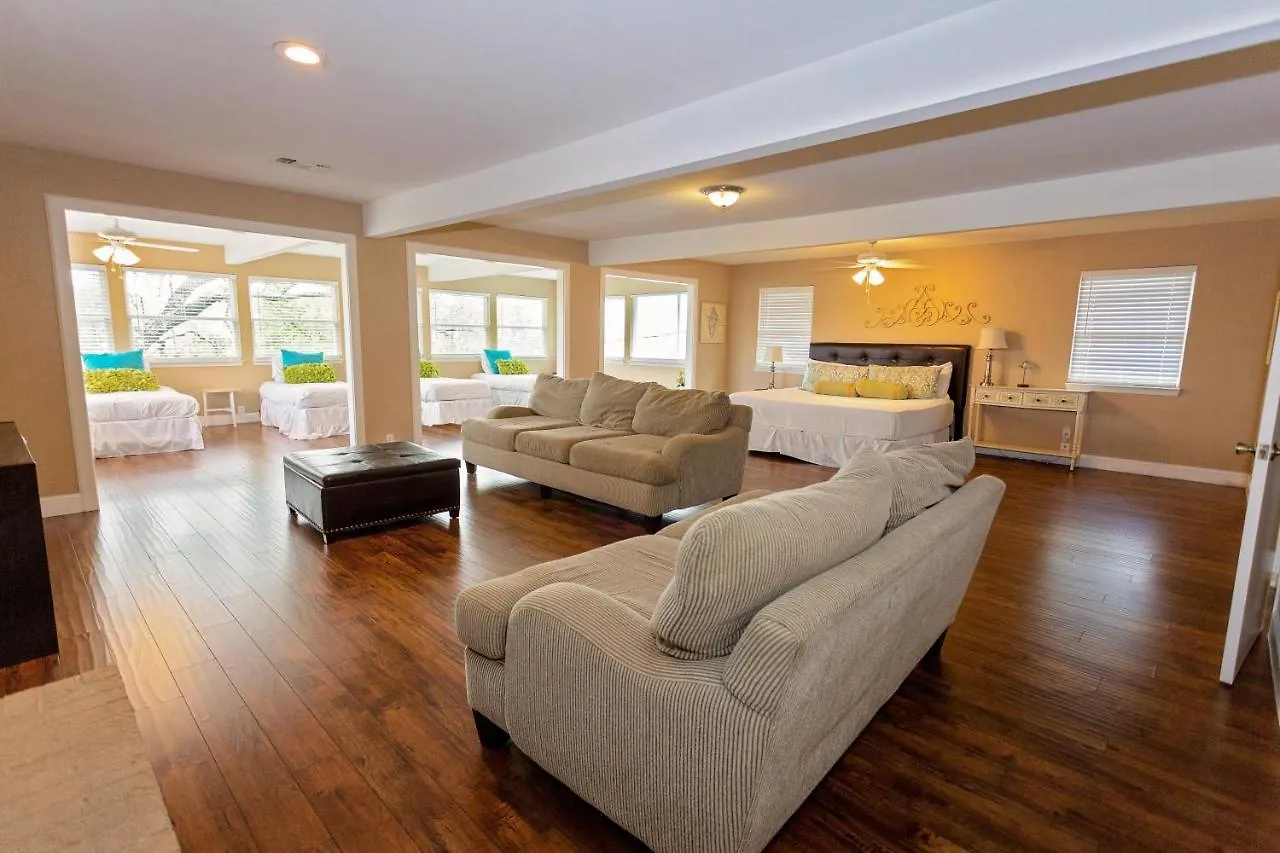 Semesterbostad Blues Escape 4000 Sqft. A Few Steps To Canyon Canyon Lake
