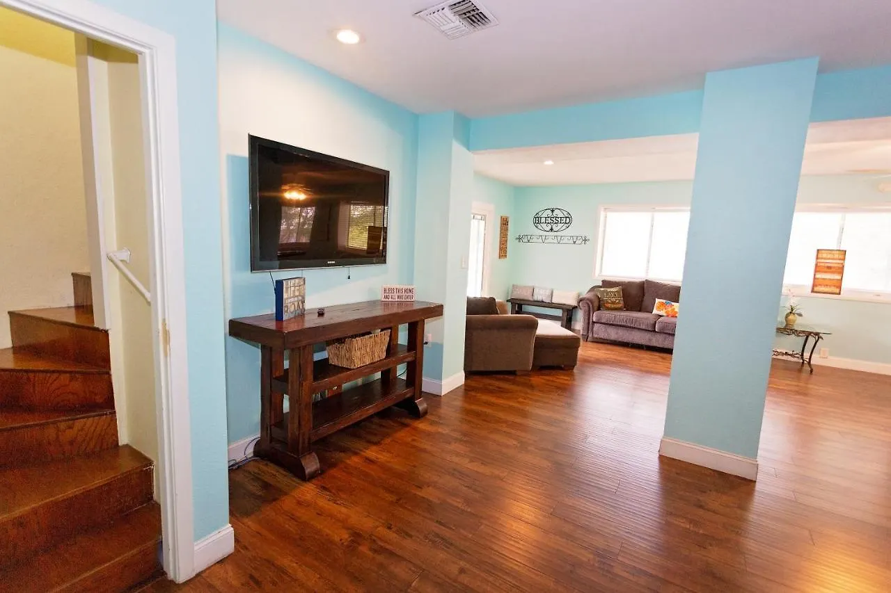 Blues Escape 4000 Sqft. A Few Steps To Canyon Semesterbostad Canyon Lake