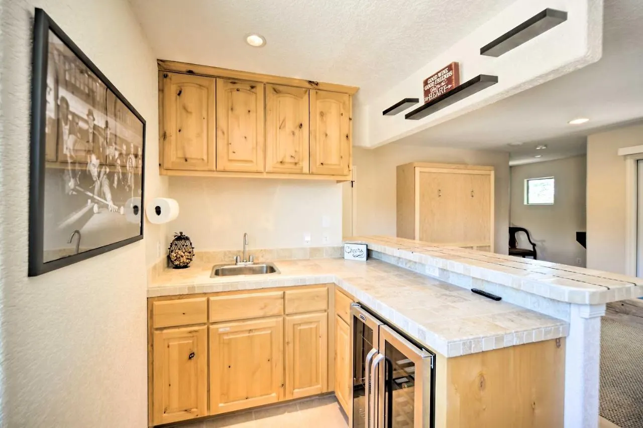 Holiday home Luxe Canyon Decks, Hot Tub And Views Canyon Lake