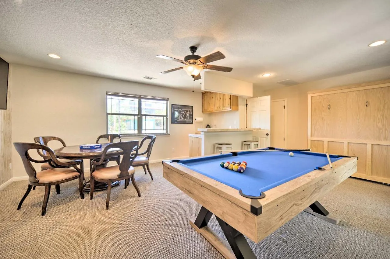 Holiday home Luxe Canyon Decks, Hot Tub And Views