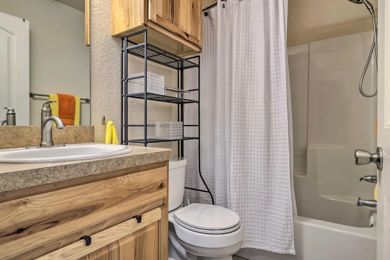 Pet-friendly With Deck 1 Mi To Canyon Fun Holiday home *