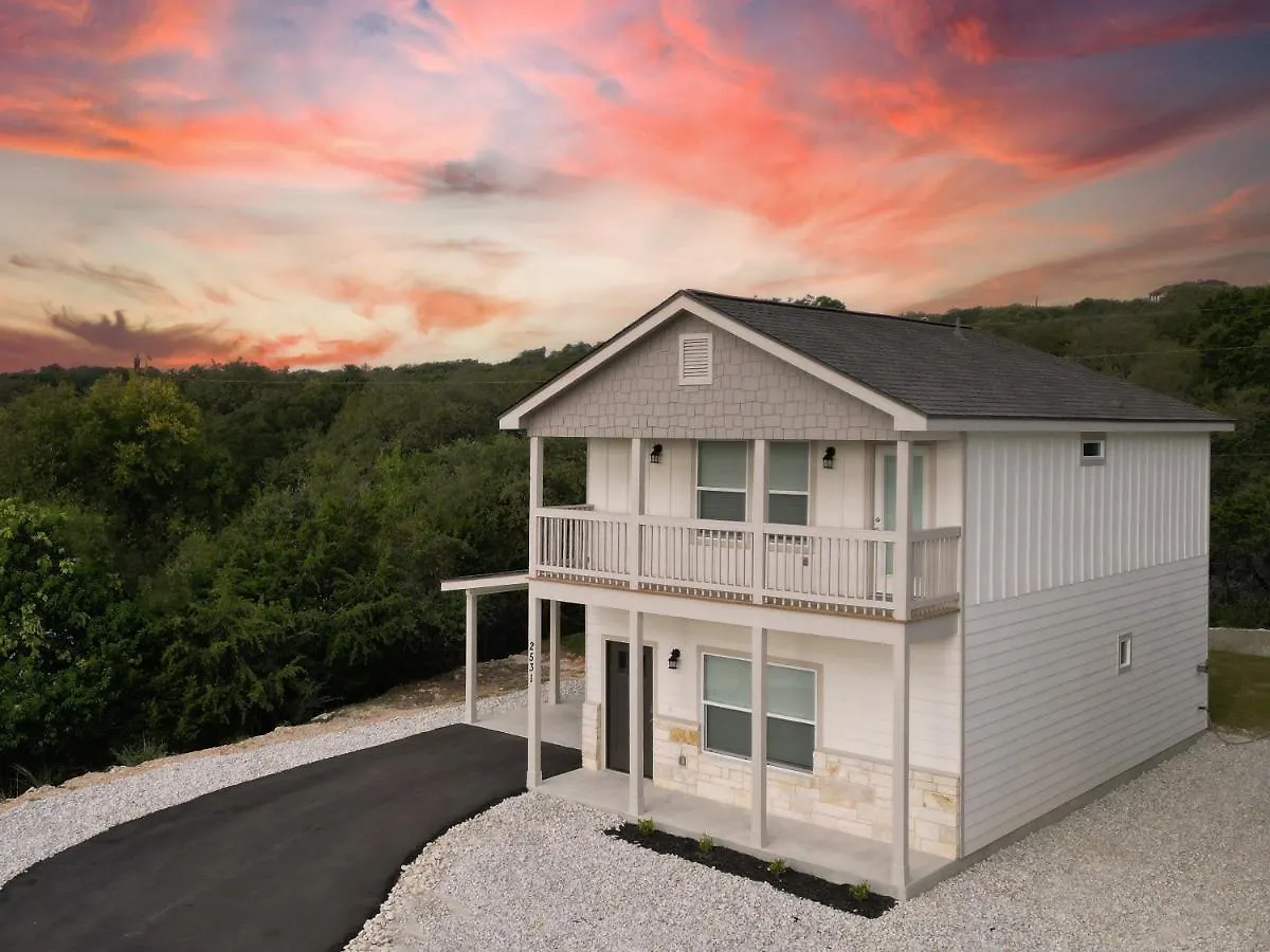 Experience Solace Holiday home Canyon Lake