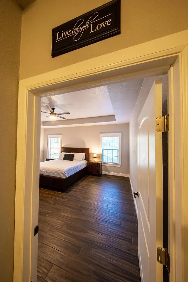 Lakeview Luxury