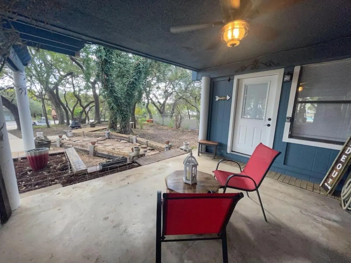 Apartment Bamboo Hideout - Sleeps 2 - Pet-friendly Canyon Lake