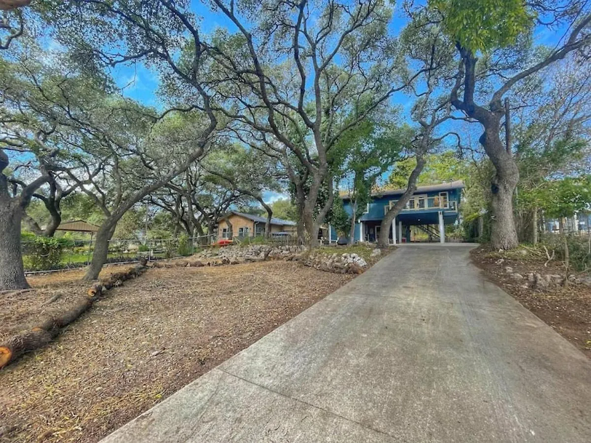 Bamboo Breeze - Sleeps 6 - Pet-friendly * Canyon Lake
