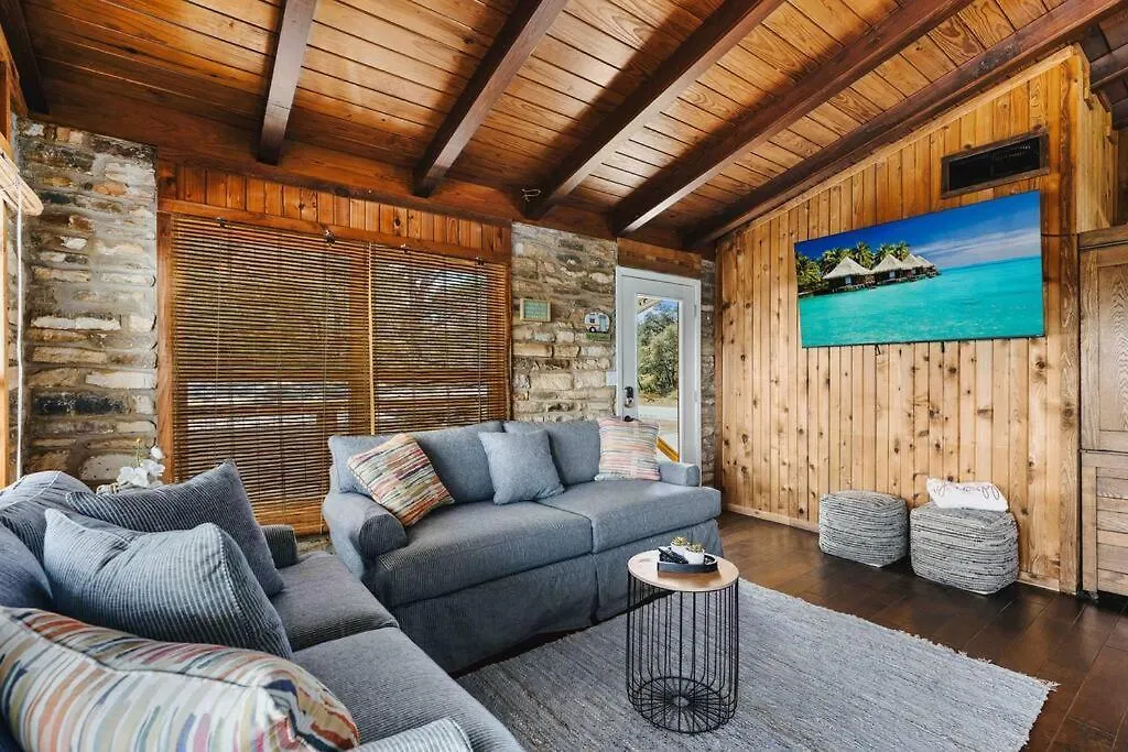 Holiday home Rock Hm W/ An Lakeview Sunset Cruise Available!