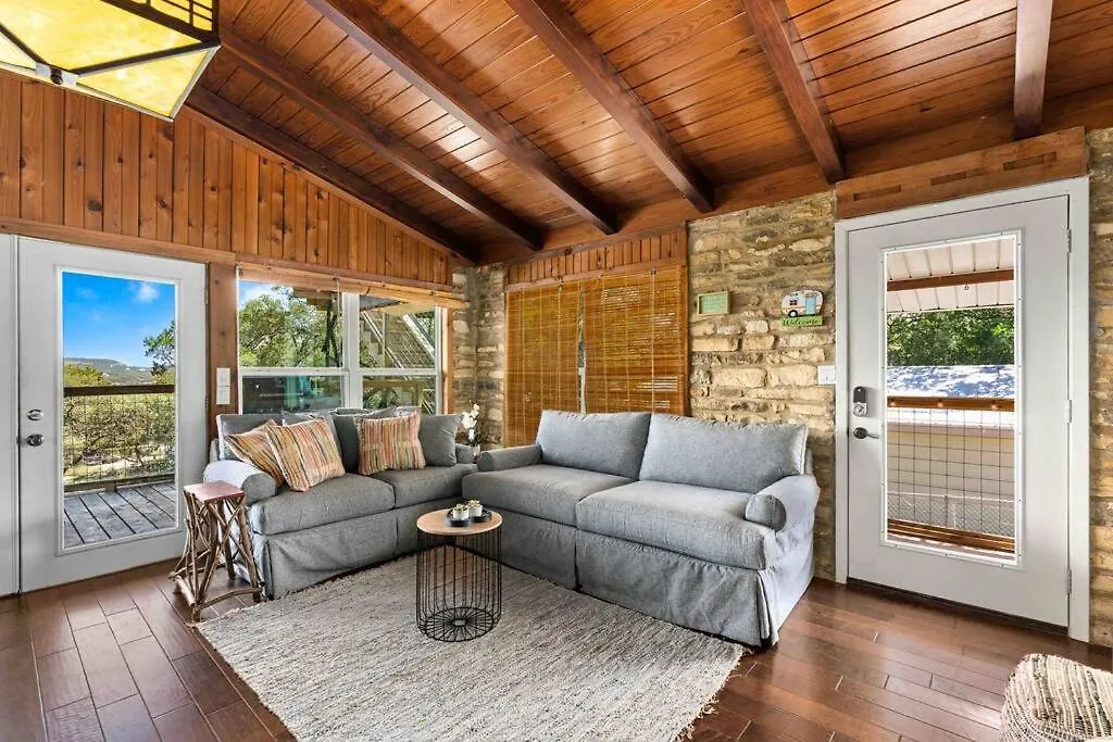 Holiday home Rock Hm W/ An Lakeview Sunset Cruise Available!