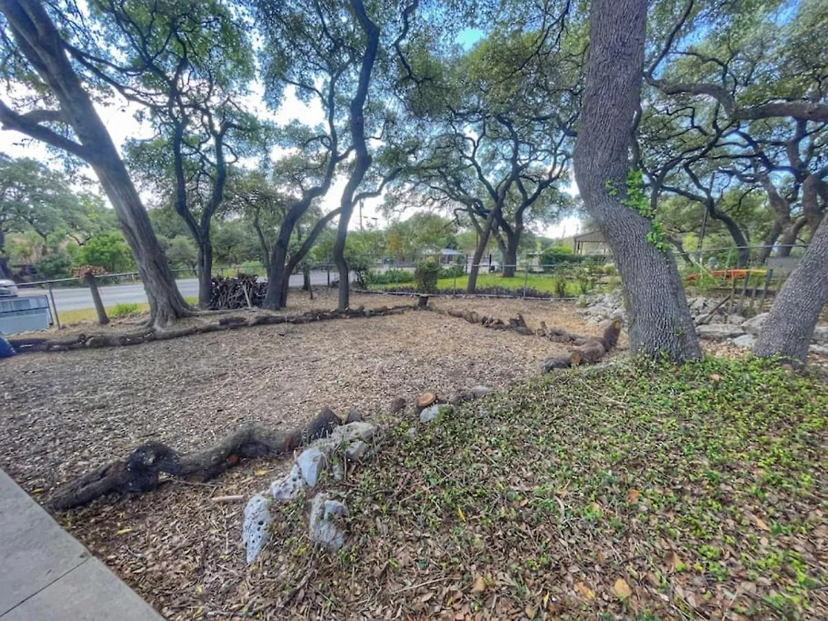 Bamboo Hideout - Sleeps 2 - Pet-friendly Apartment Canyon Lake