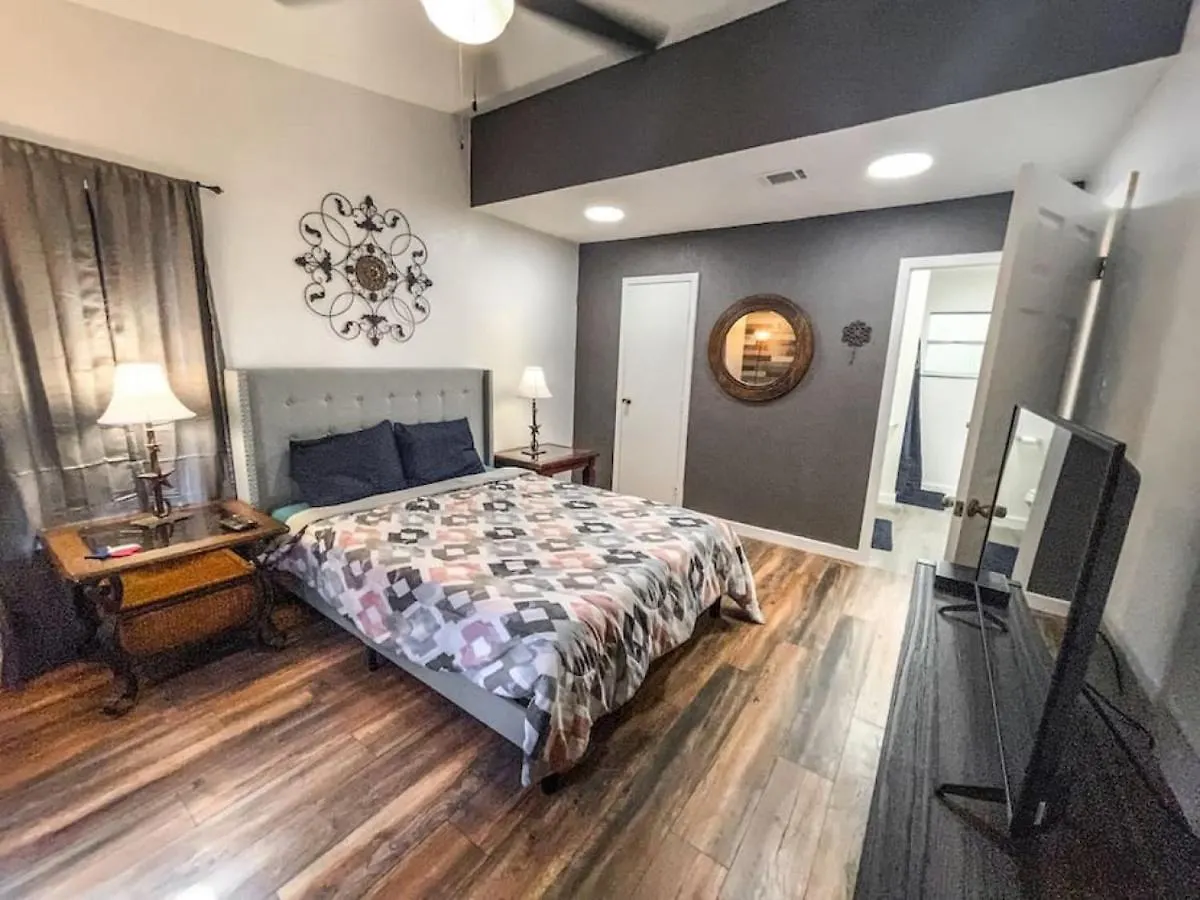 Bamboo Breeze - Sleeps 6 - Pet-friendly Apartment