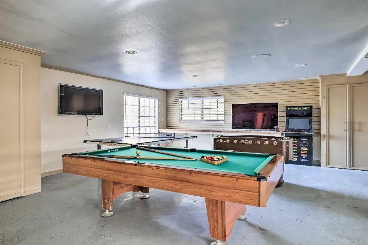 Canyon Hill Country And Water Views!