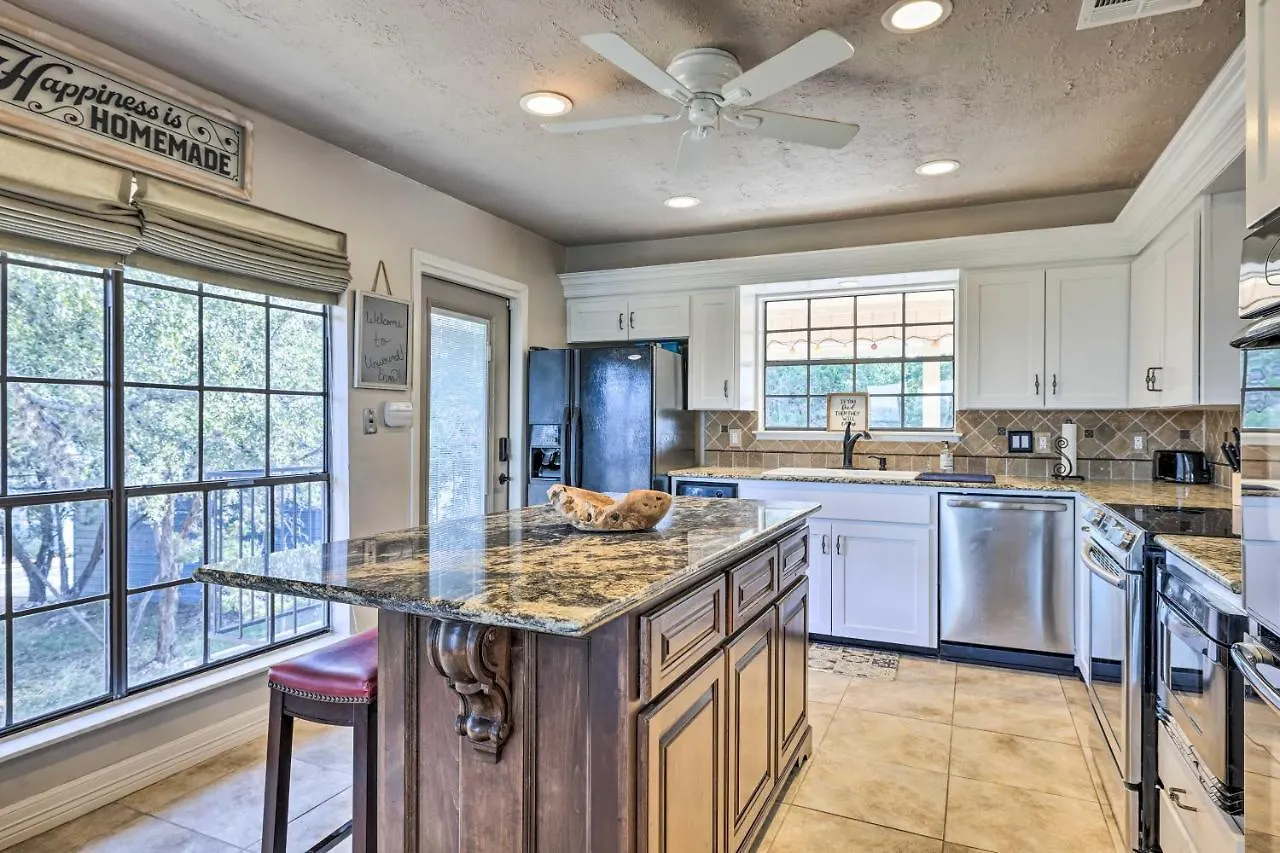 Canyon Hill Country And Water Views! *