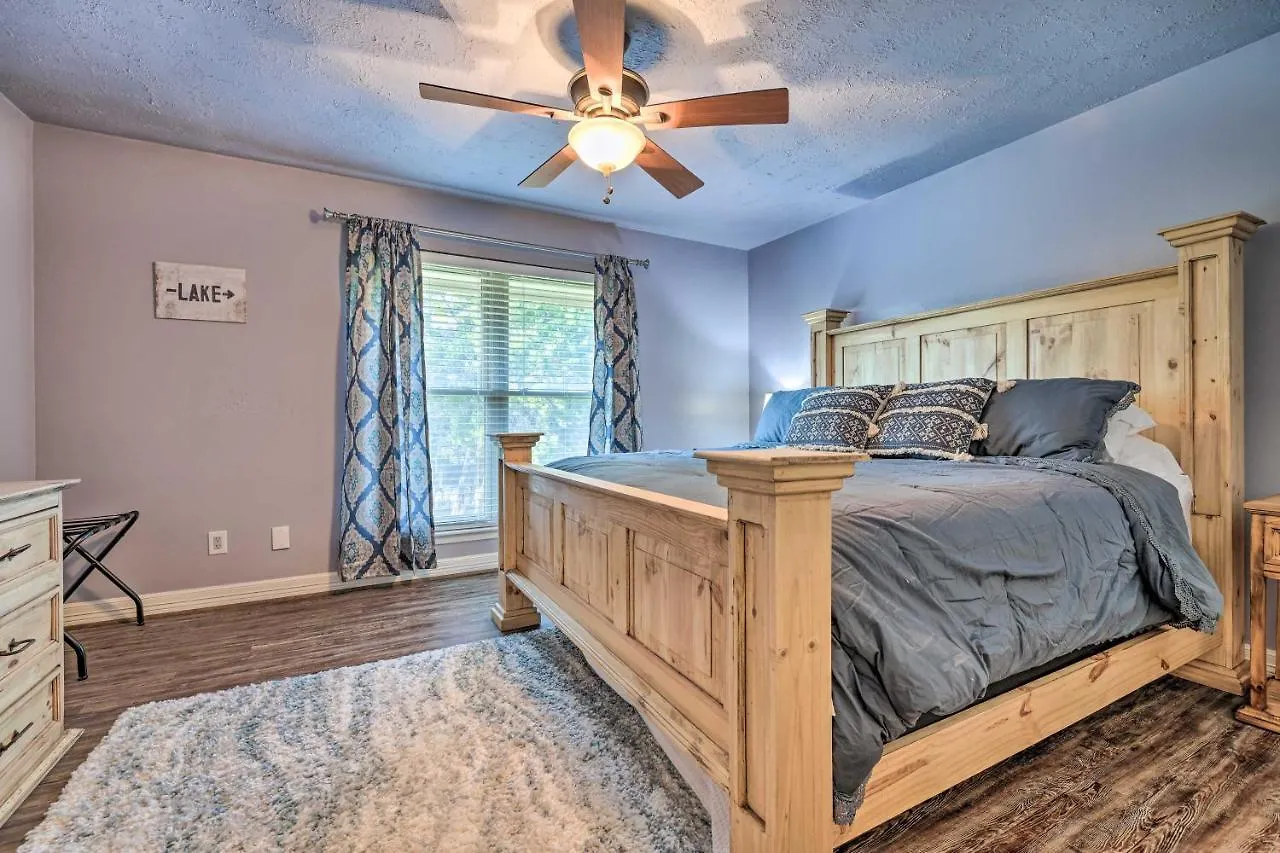 Canyon Hill Country And Water Views! Holiday home Canyon Lake