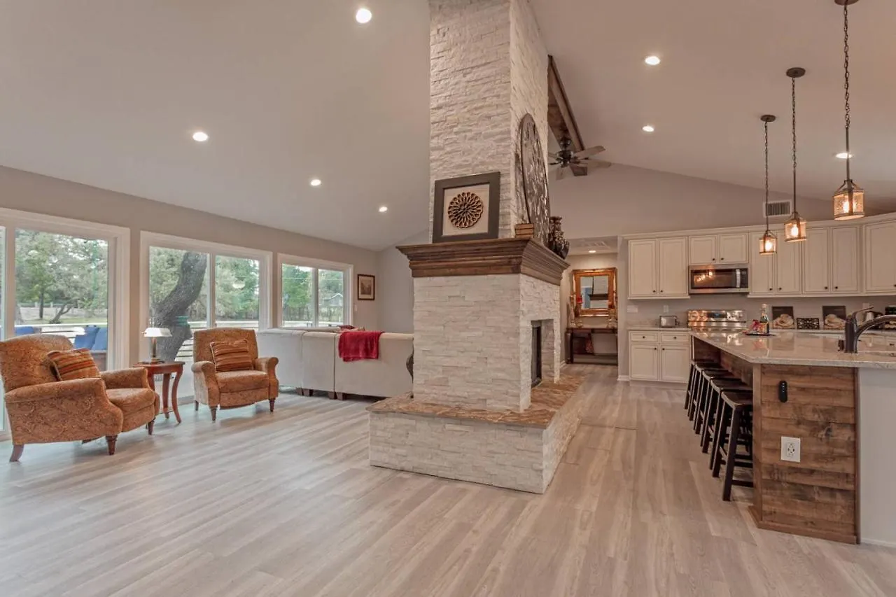 Outdoor Utopia Acreage Retreat Holiday home Canyon Lake
