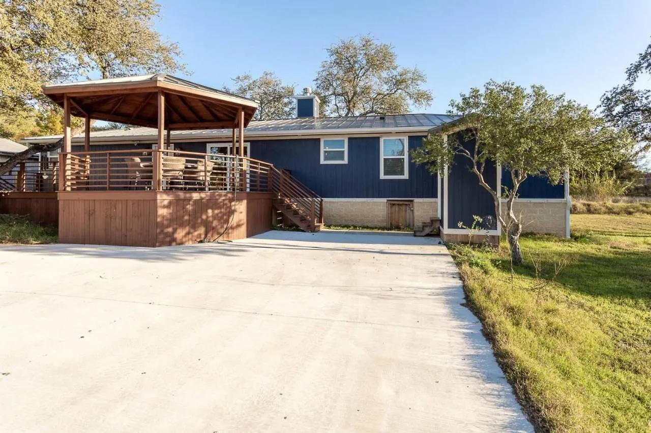 Outdoor Utopia Acreage Retreat Holiday home Canyon Lake