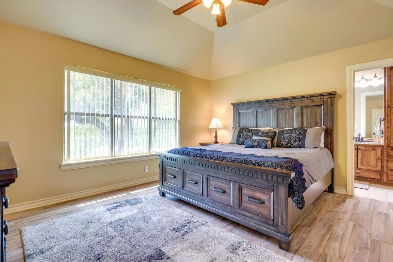 Holiday home At Rocky Creek With Private Hot Tub And Yard! Canyon Lake