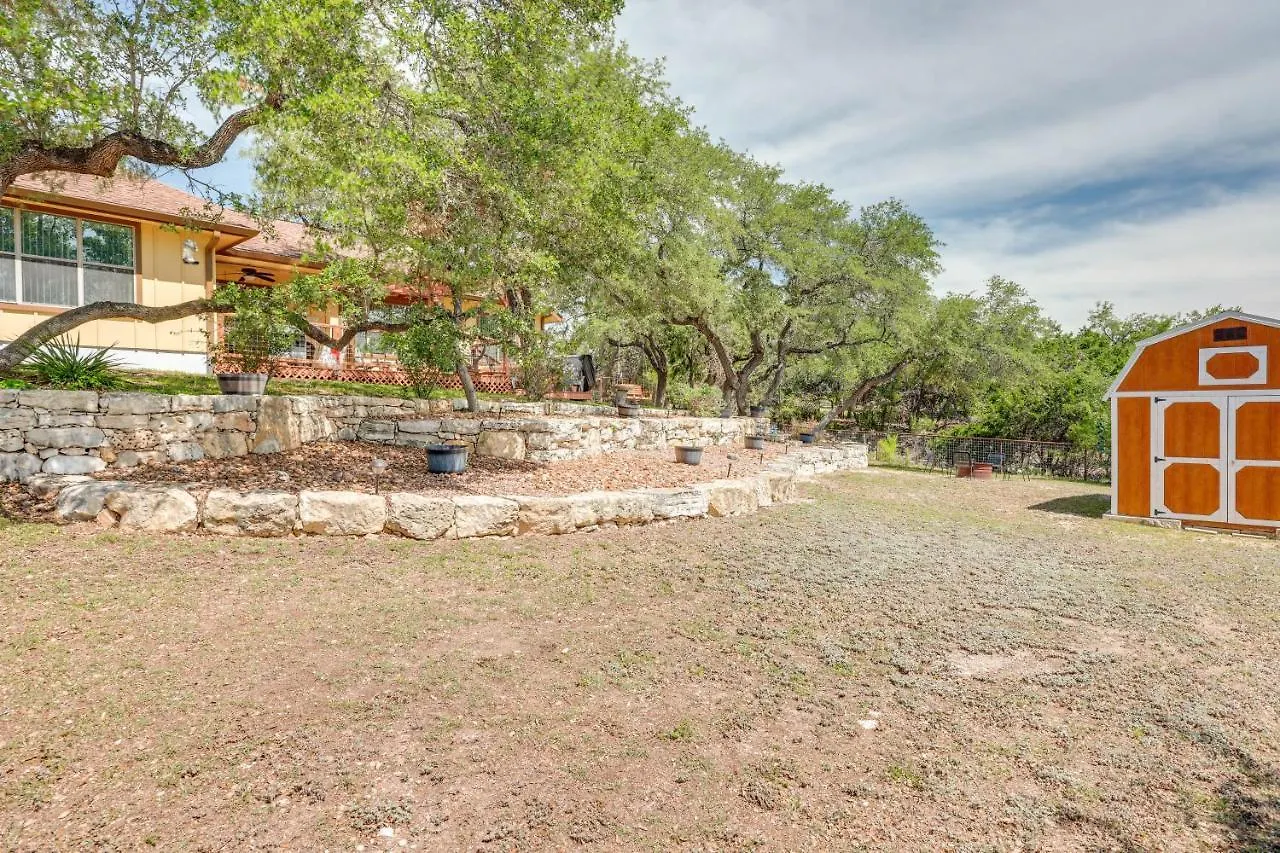 Holiday home At Rocky Creek With Private Hot Tub And Yard! *
