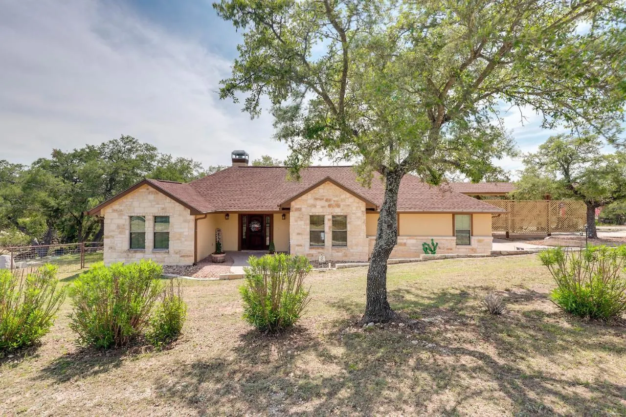 At Rocky Creek With Private Hot Tub And Yard! * Canyon Lake