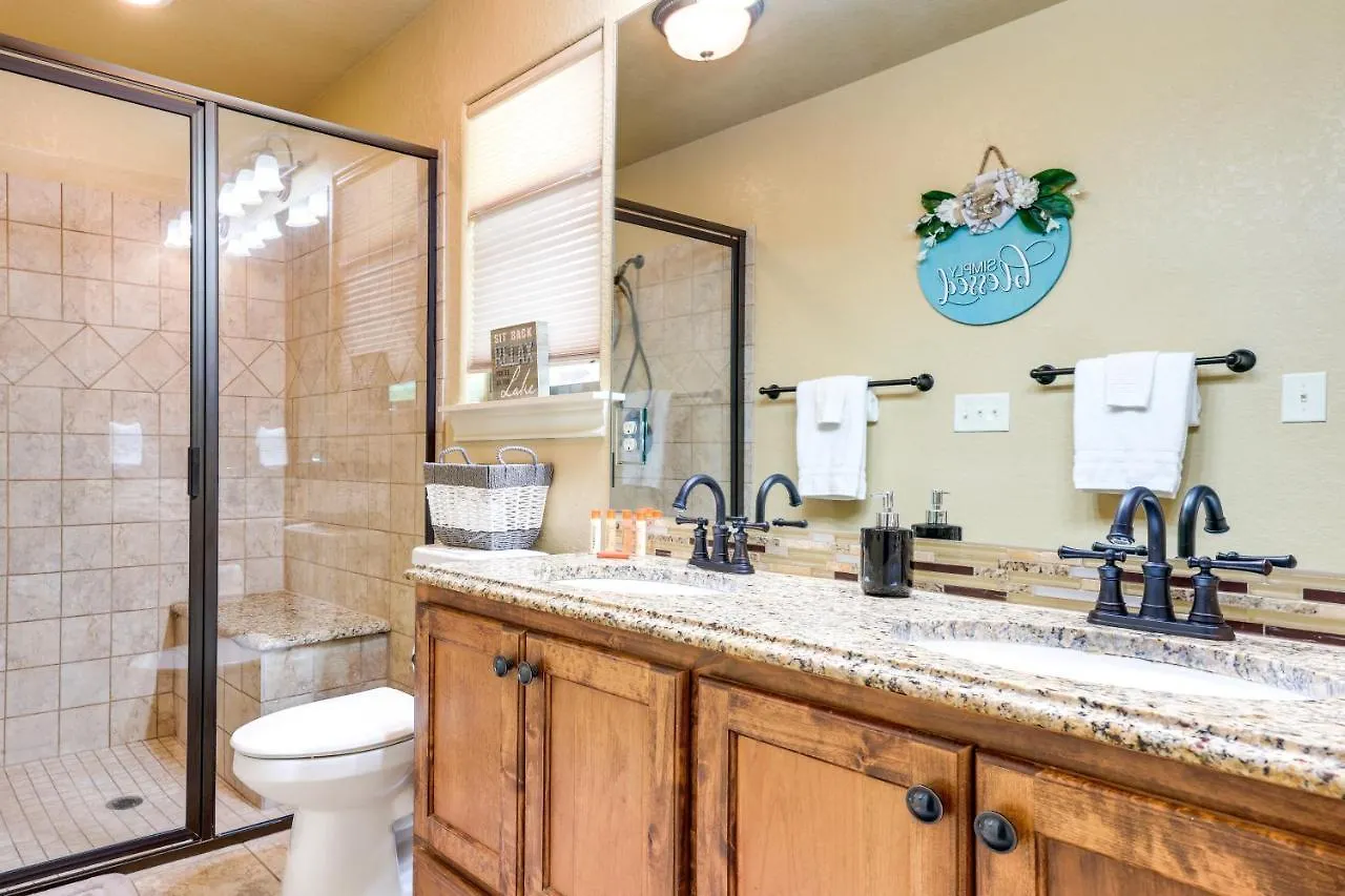 Holiday home At Rocky Creek With Private Hot Tub And Yard! *