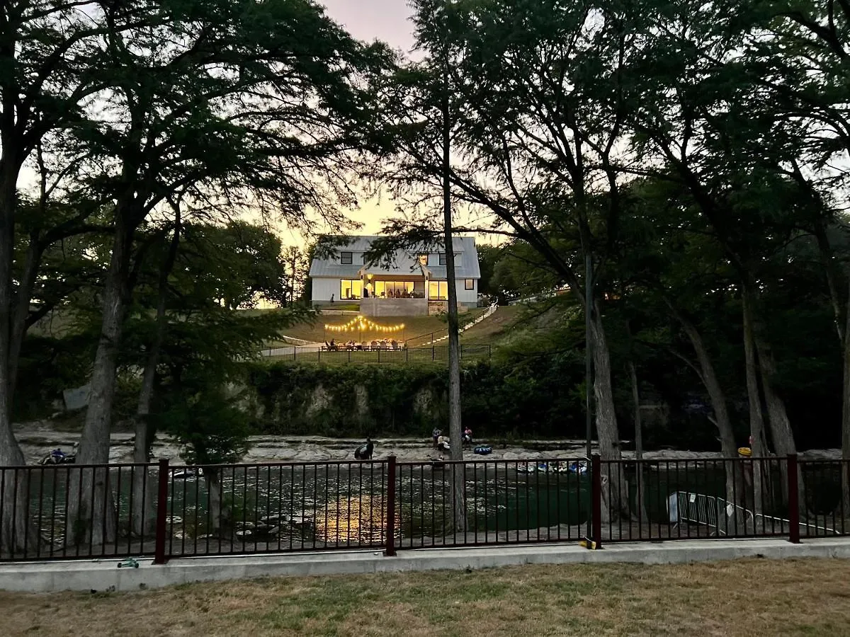 The White House On The Horseshoe