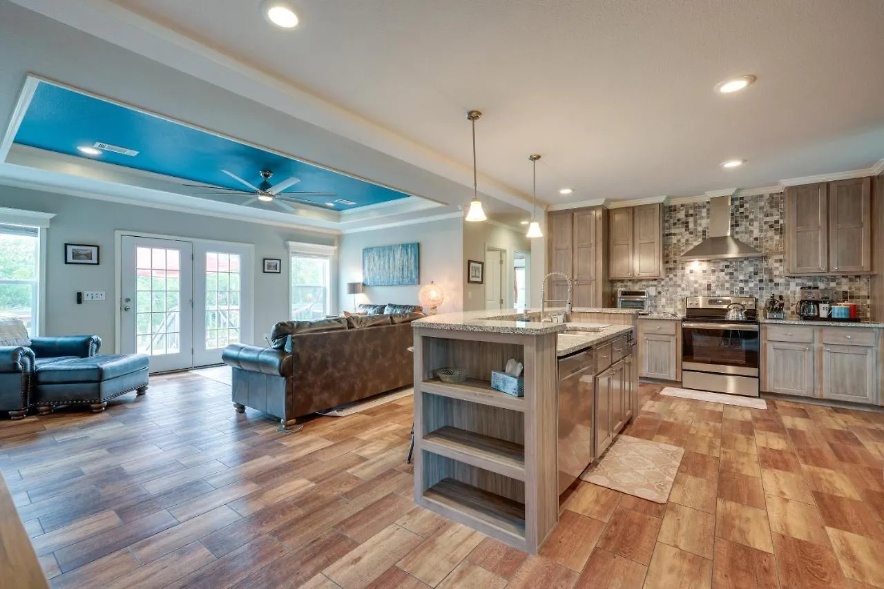 Holiday home Canyon With Spacious Deck And Backyard! Canyon Lake