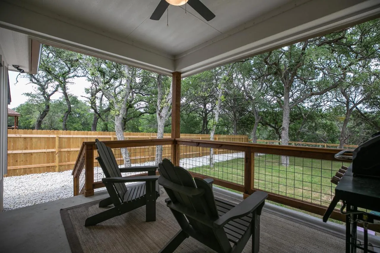 Holiday home Pristine 3-bedroom Near Canyon Lake!
